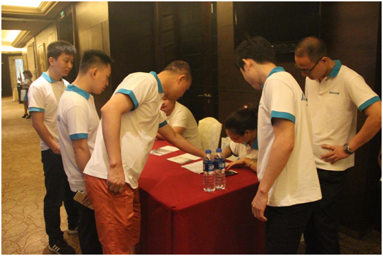 華碩廚電G20核心經(jīng)銷商營銷戰(zhàn)略懇談會(huì)盛大召開