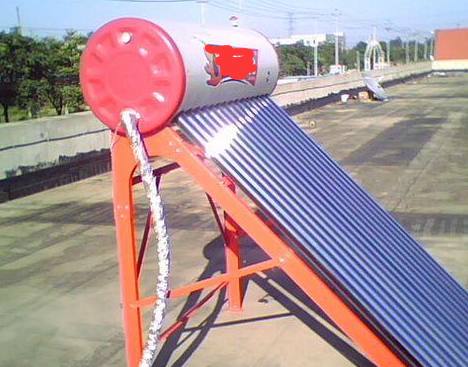 太陽(yáng)能熱水器萬(wàn)萬(wàn)要這樣裝，才能防雷，提高安全性