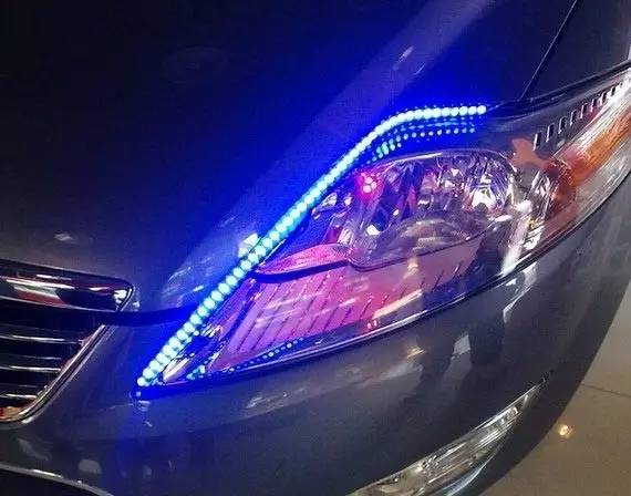 除了照明，汽車車燈還能干嘛？