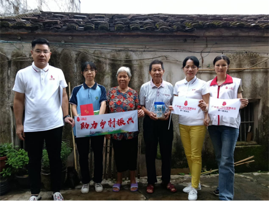 公益路上，奮力追光丨亞獅金屬企業(yè)參與揭西助學(xué)活動