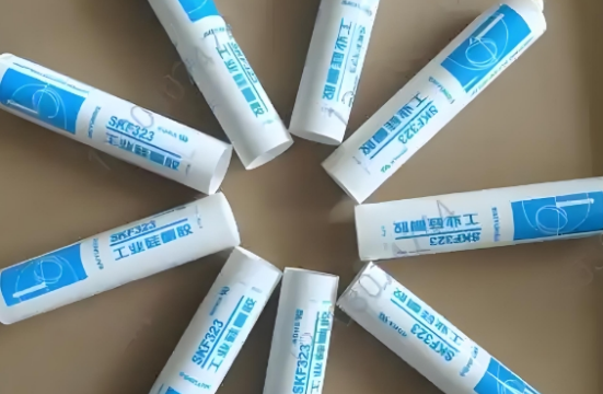 硅酮膠在老舊門窗翻新中的3個關(guān)鍵用法，別再浪費(fèi)錢請師傅了